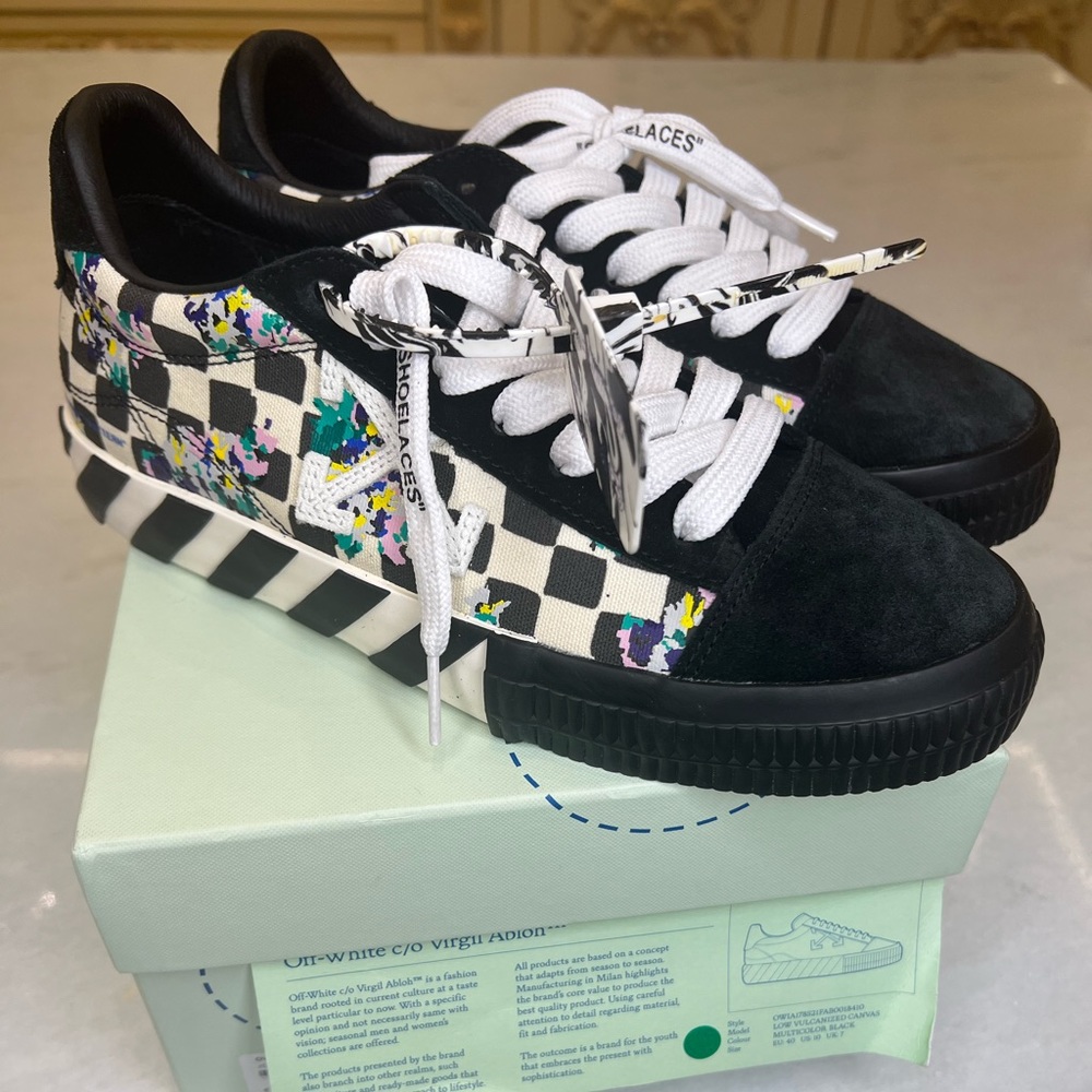 NWT OFF- WHITE VULCANIZED LOW TOP SNEAKER WOMENS SIZE EU 40/US 10